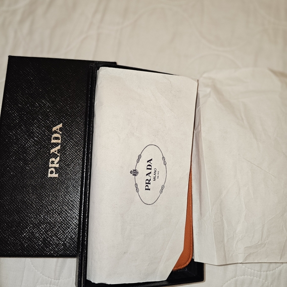 Prada  Wallet - Picture 8 of 10